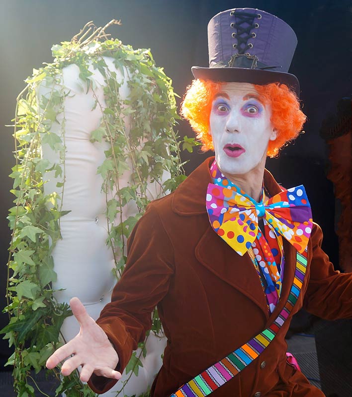 best mad hatter juggling walkabout act